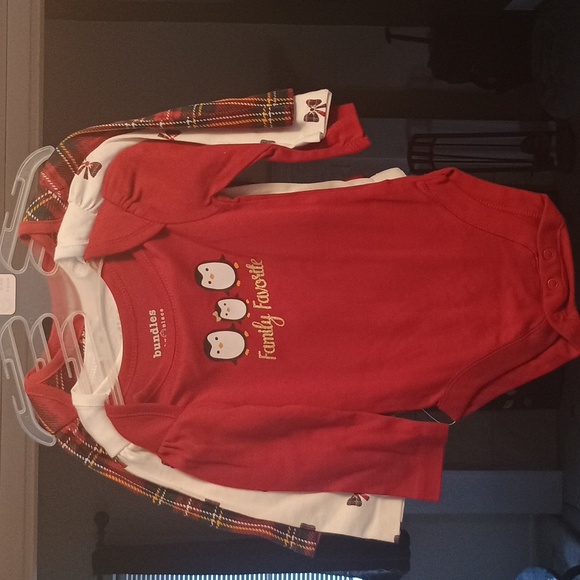 Girls Christmas Holiday Three-piece 0 To 3 Months Onesies New - Picture 2 of 6